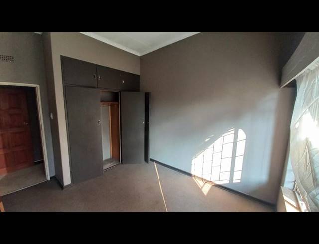 2 BEDROOM PROPERTY TO RENT IN PRETORIA GARDENS